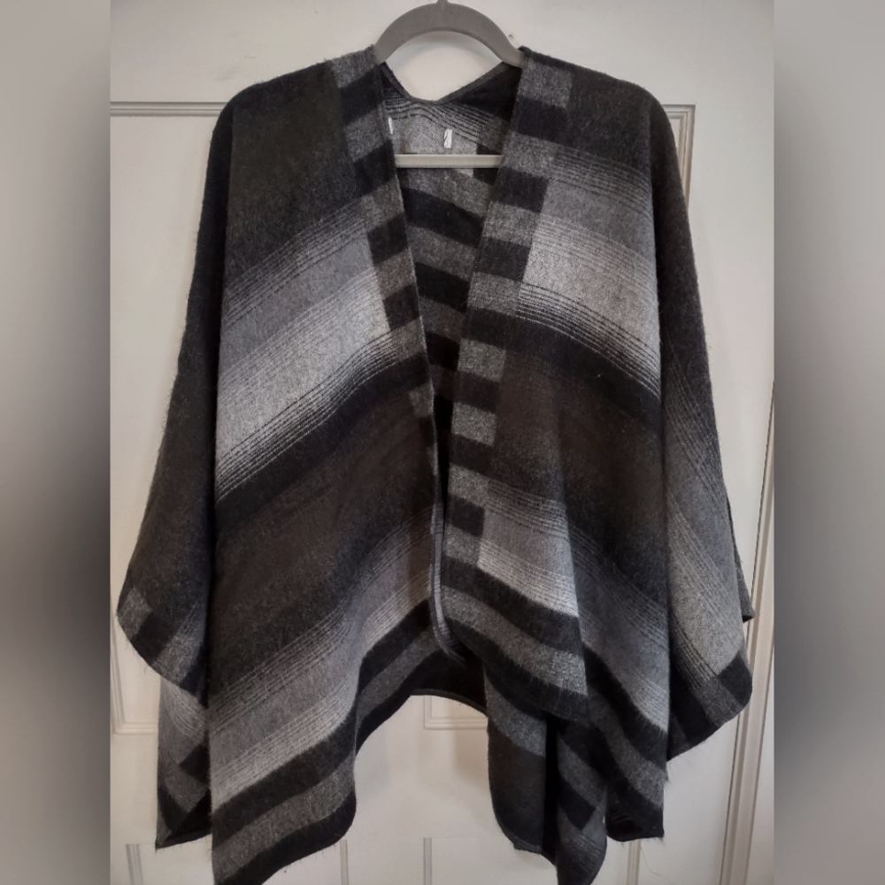 Women's poncho